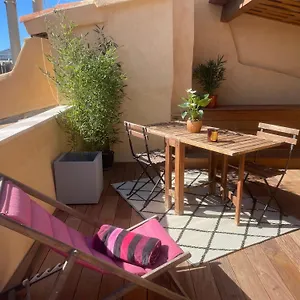 Le Mini - Un Voyage En Provence France